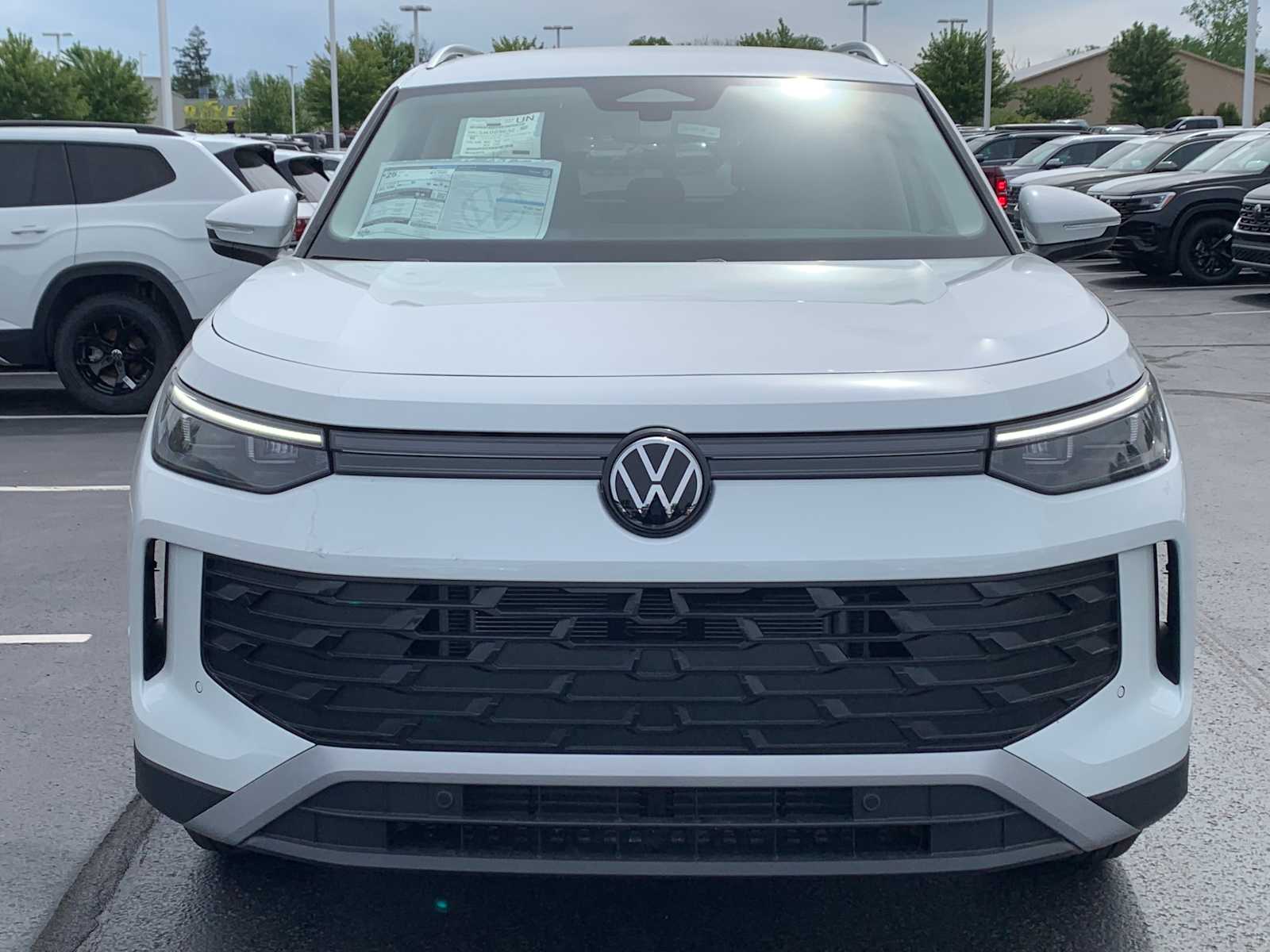 2025 Volkswagen Tiguan S photo 2