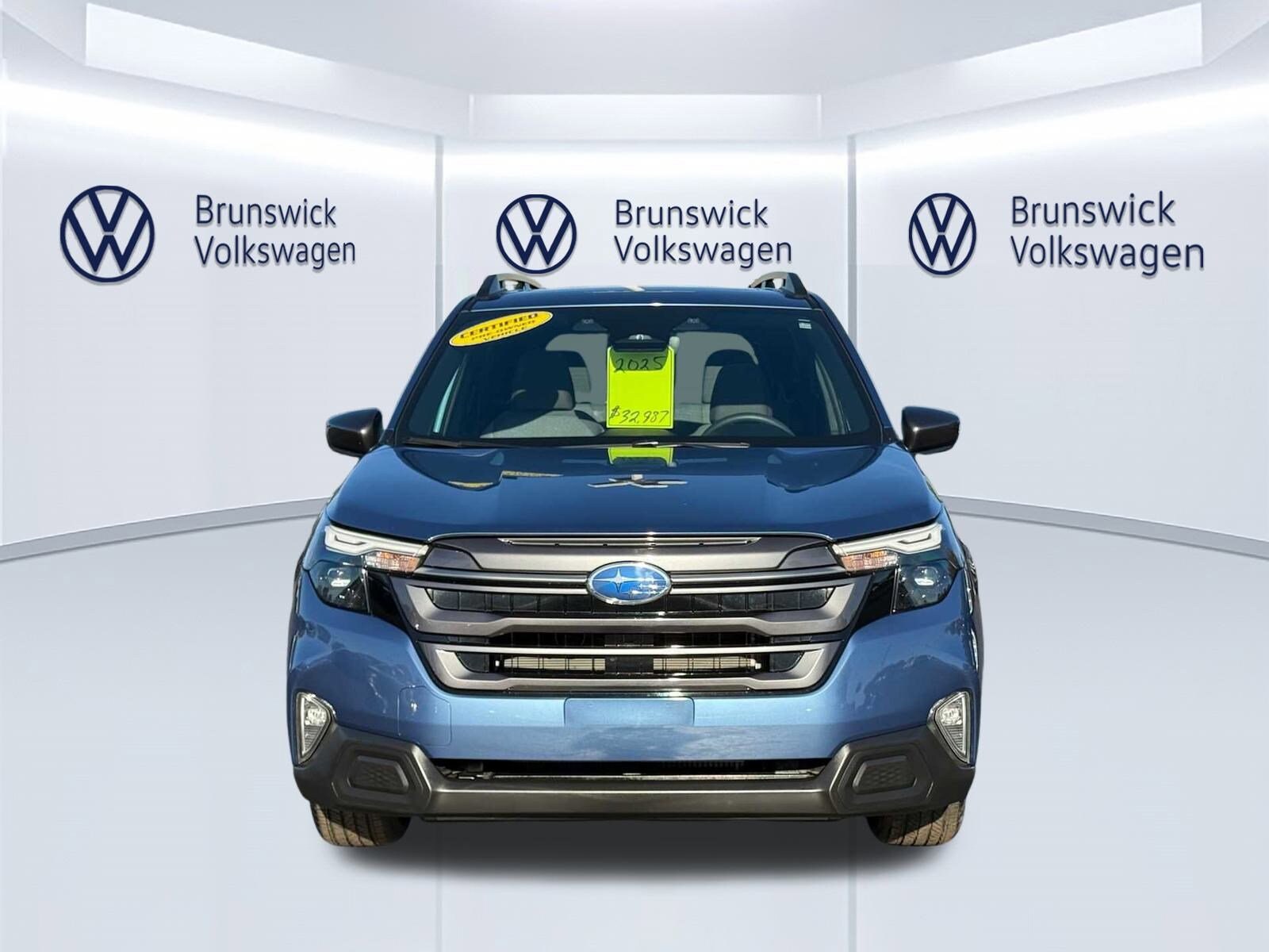 2025 Subaru Forester Premium Base photo 2