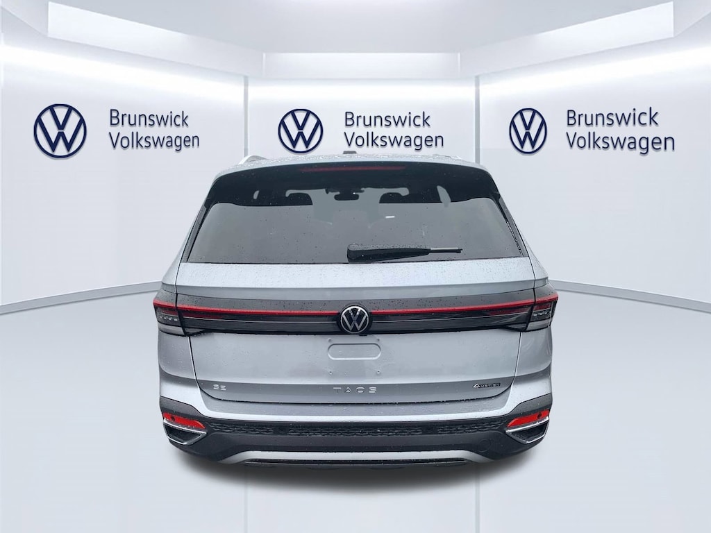 New 2026 Volkswagen Taos SE 4MOTION