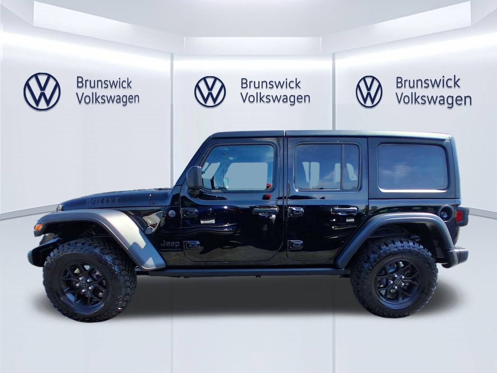 2025 Jeep Wrangler Sport photo 2