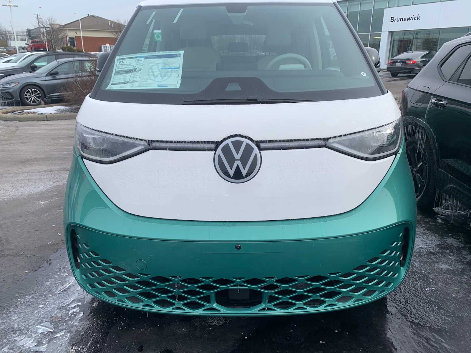 2025 Volkswagen ID. Buzz photo 2