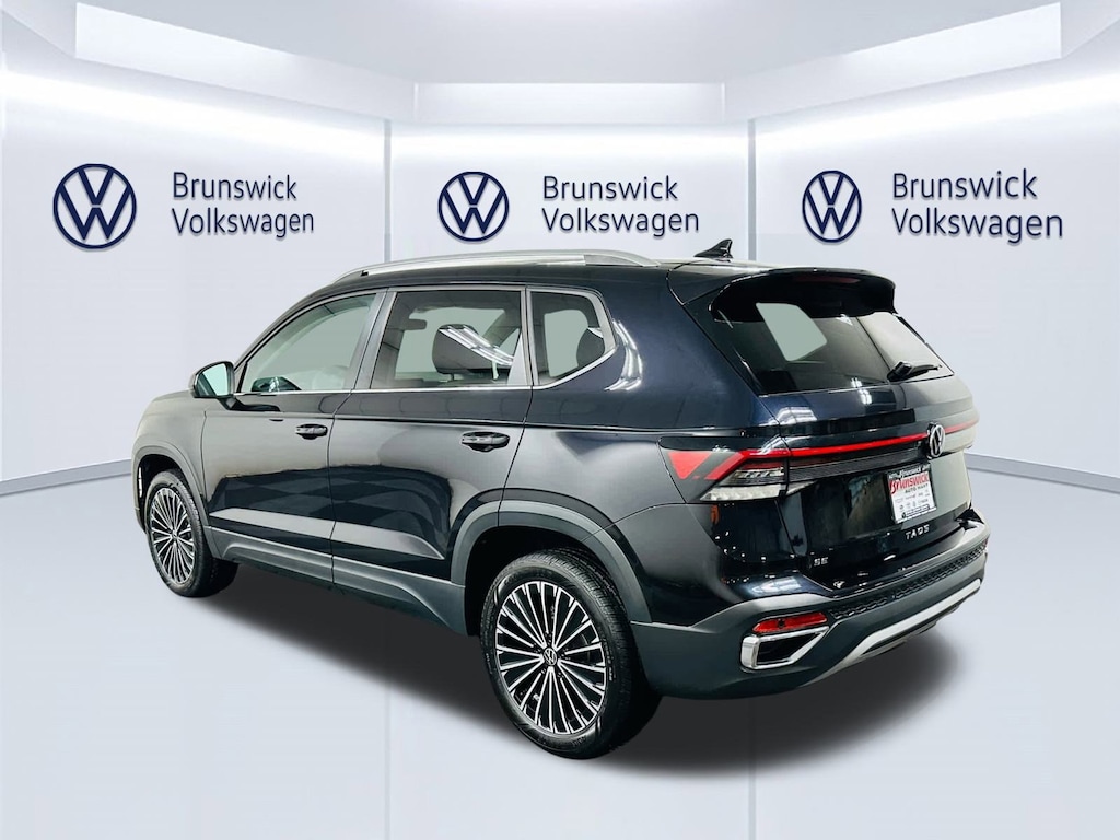 Used 2025 Volkswagen Taos 1.5T SE SUV