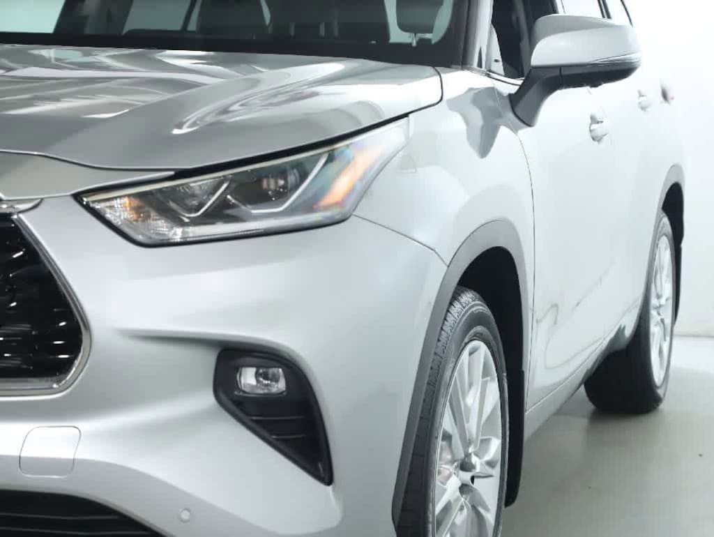 Used 2023 Toyota Highlander Limited SUV