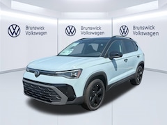 2025 Volkswagen Taos SE Black 4MOTION