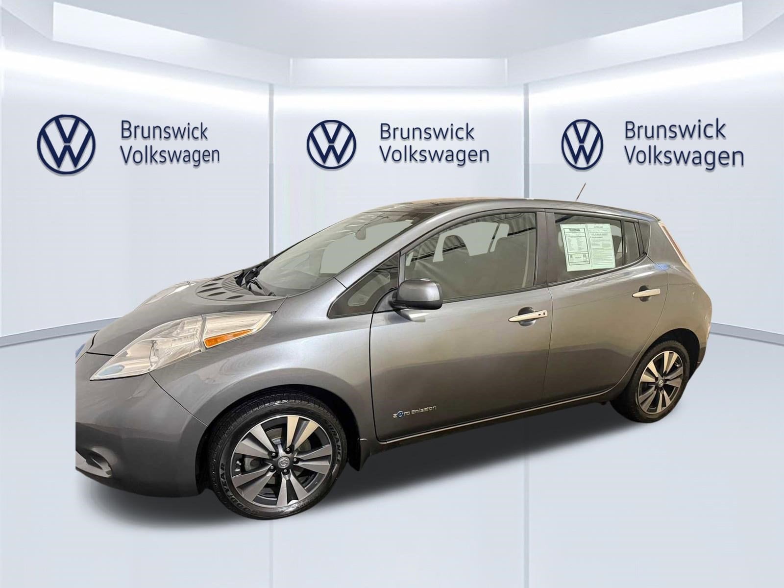 Used 2016 Nissan LEAF SV with VIN 1N4BZ0CP4GC302168 for sale in Brunswick, OH