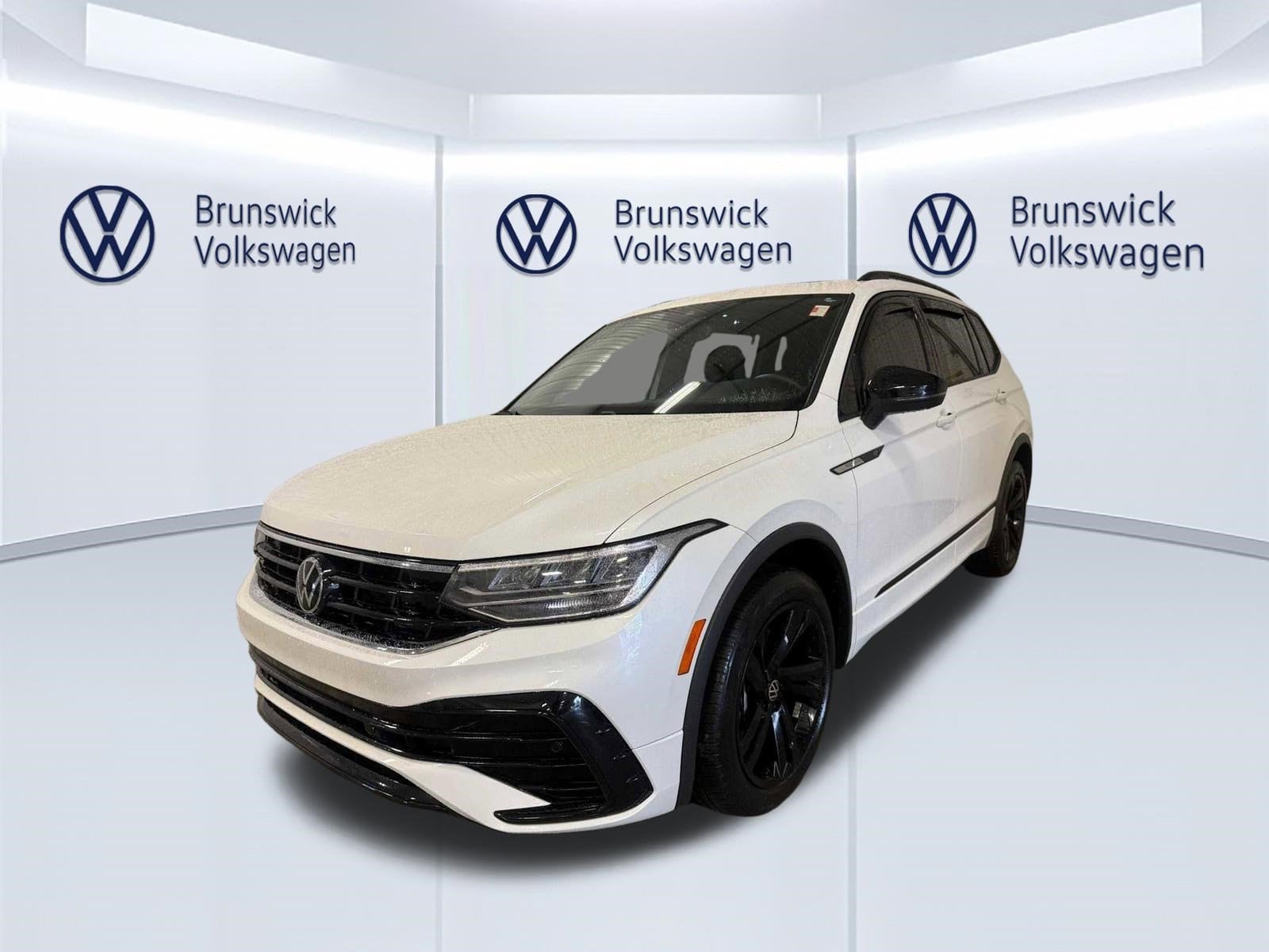 2023 Volkswagen Tiguan SE R-LINE BLACK