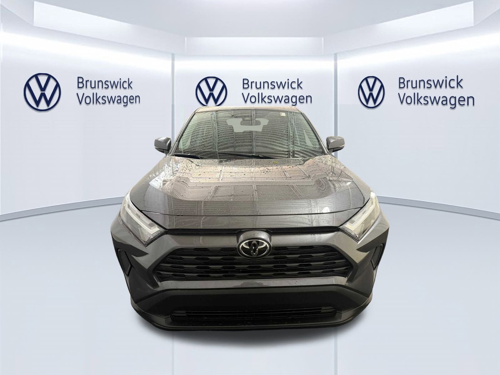 2023 Toyota RAV4 LE photo 3