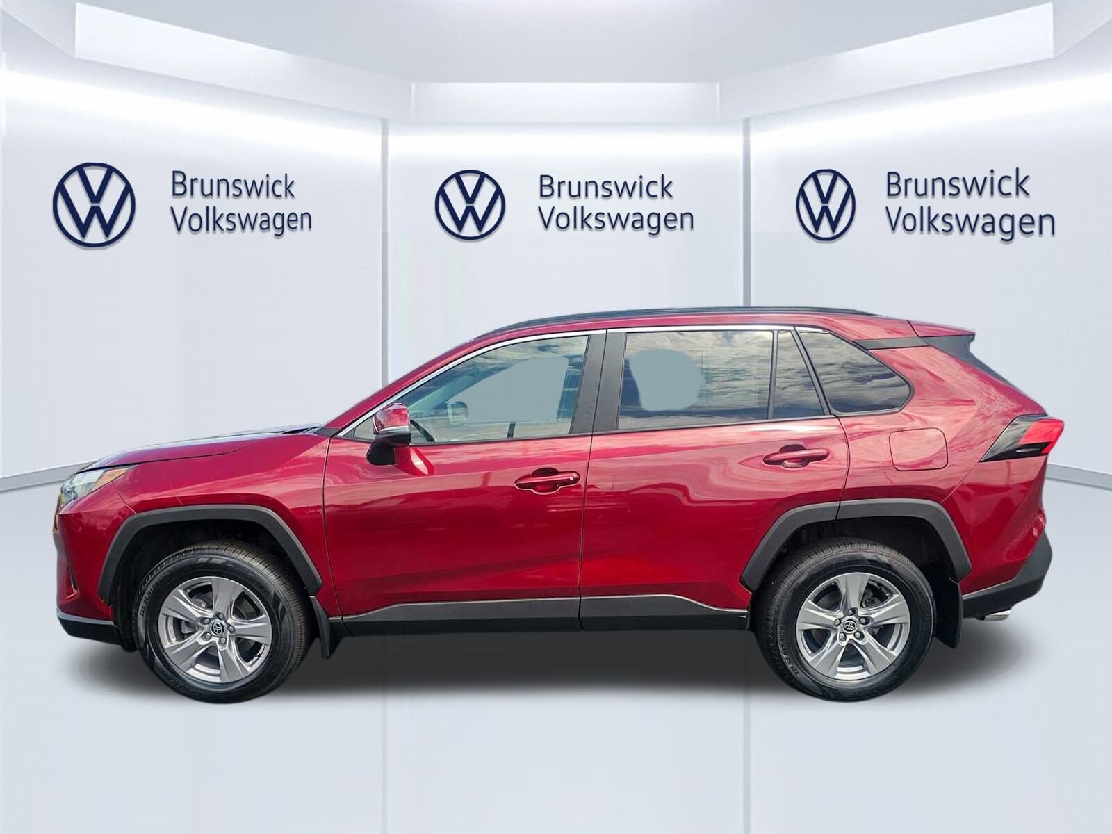 2022 Toyota RAV4 XLE photo 3