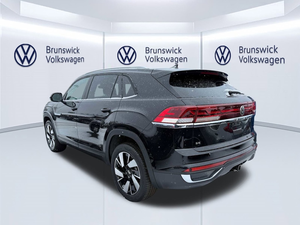 New 2026 Volkswagen Atlas Cross Sport 2.0T SE w/Technology 4MOTION