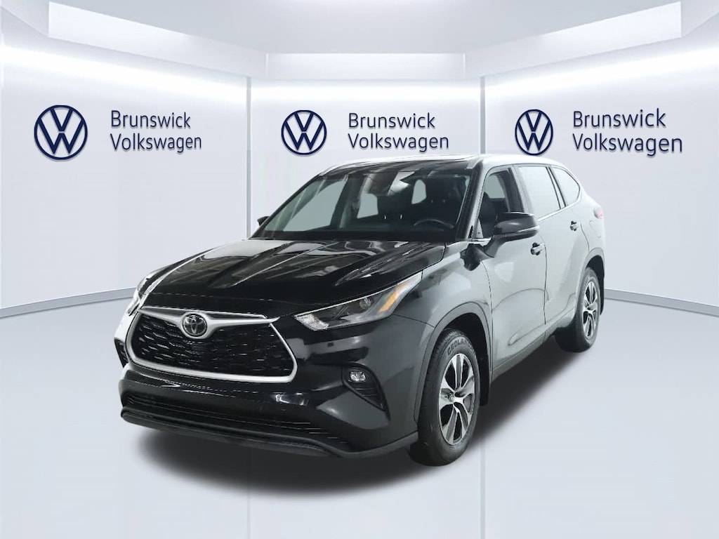 Used 2023 Toyota Highlander XLE SUV