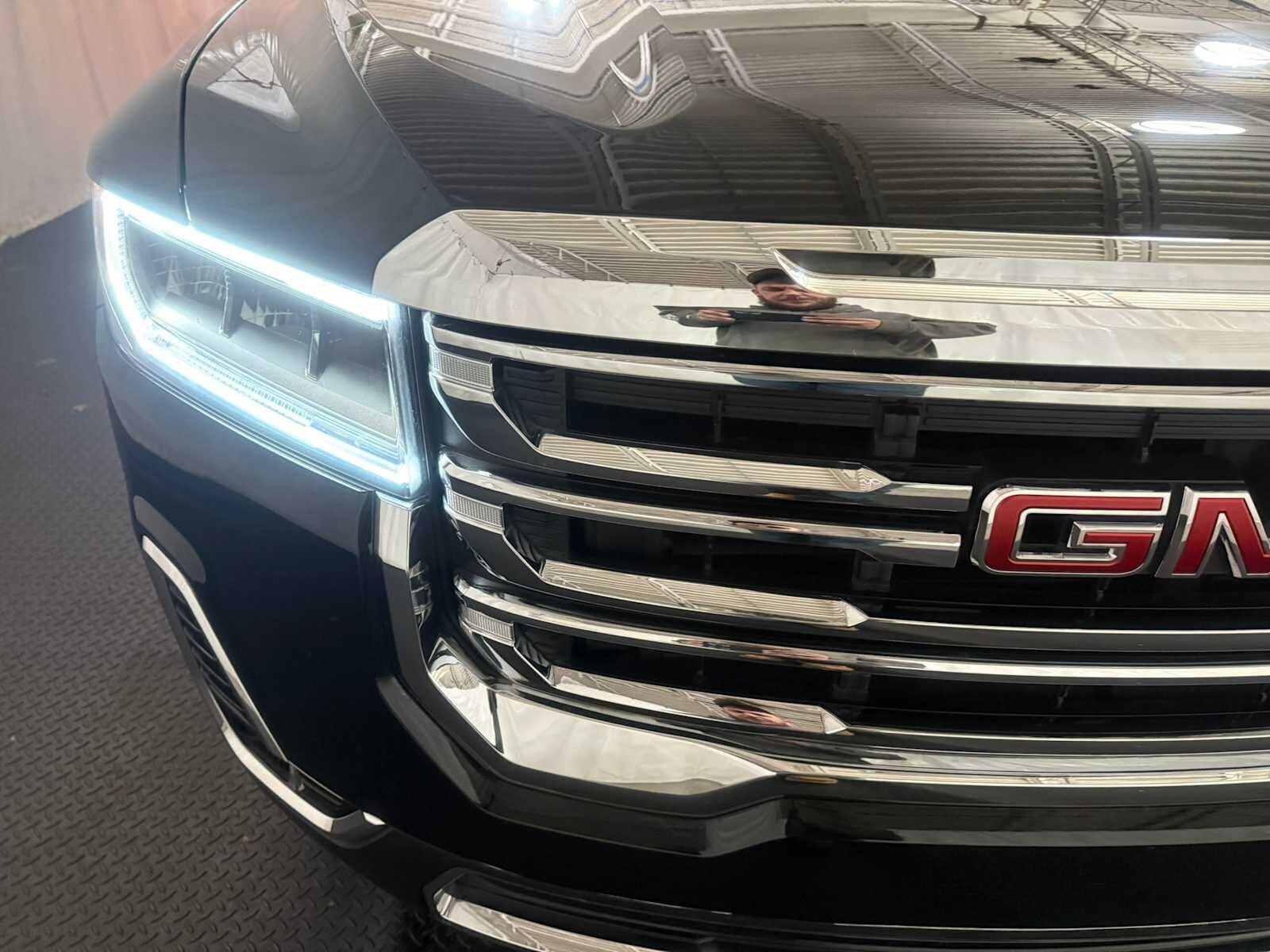 2023 Gmc Acadia SLT photo 3