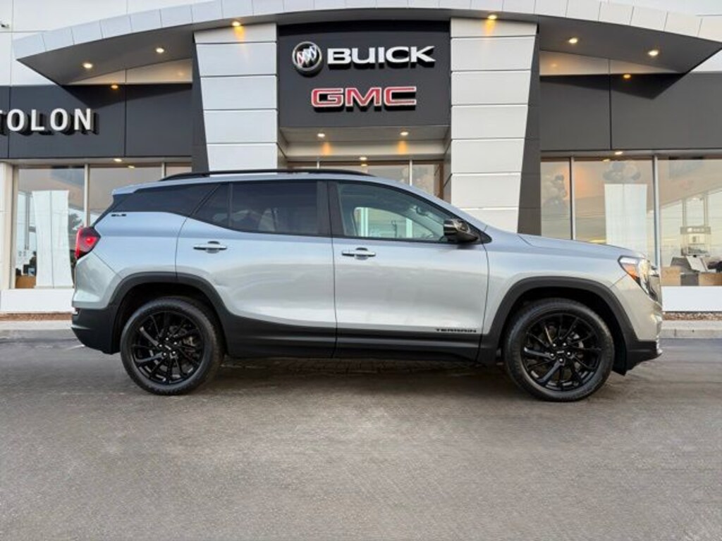 Used 2023 GMC Terrain SLE SUV