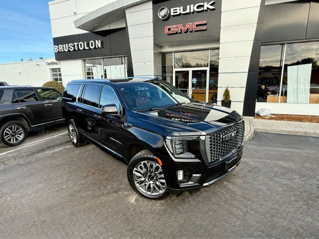 Used 2024 GMC Yukon XL Denali Ultimate SUV