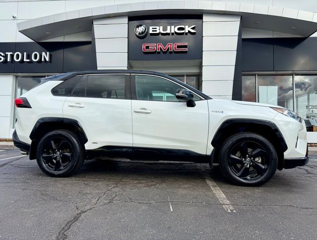 2019 Toyota RAV4 Hybrid XSE photo 2