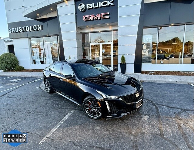 2024 Cadillac CT5 V photo 2