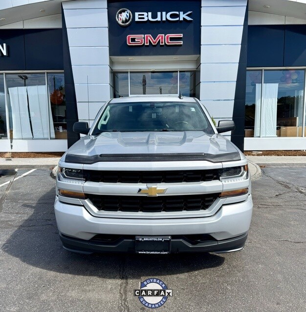 2018 Chevrolet Silverado 1500 Custom photo 3
