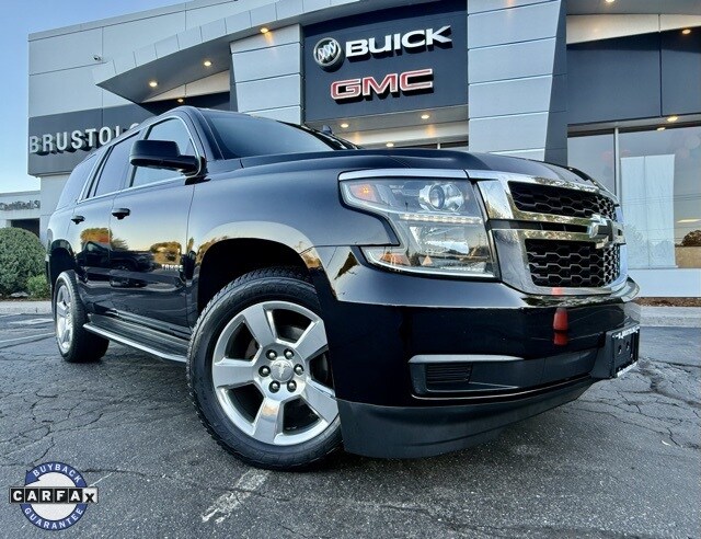 2017 Chevrolet Tahoe LT photo 3