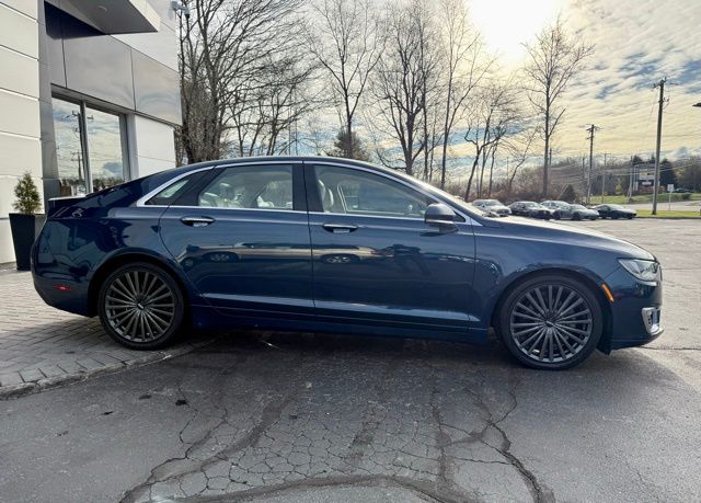2017 Lincoln MKZ Reserve photo 3