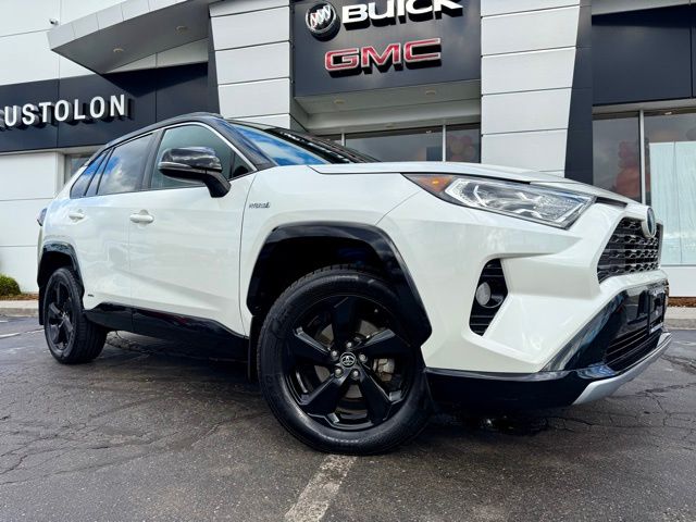 2019 Toyota RAV4 Hybrid XSE photo 3