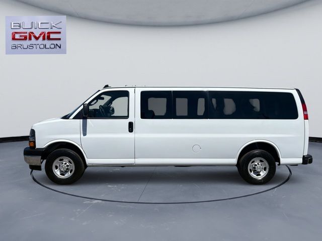 2024 Chevrolet Express 3500 LS Extended's photo