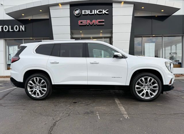 2025 GMC Acadia Denali's photo