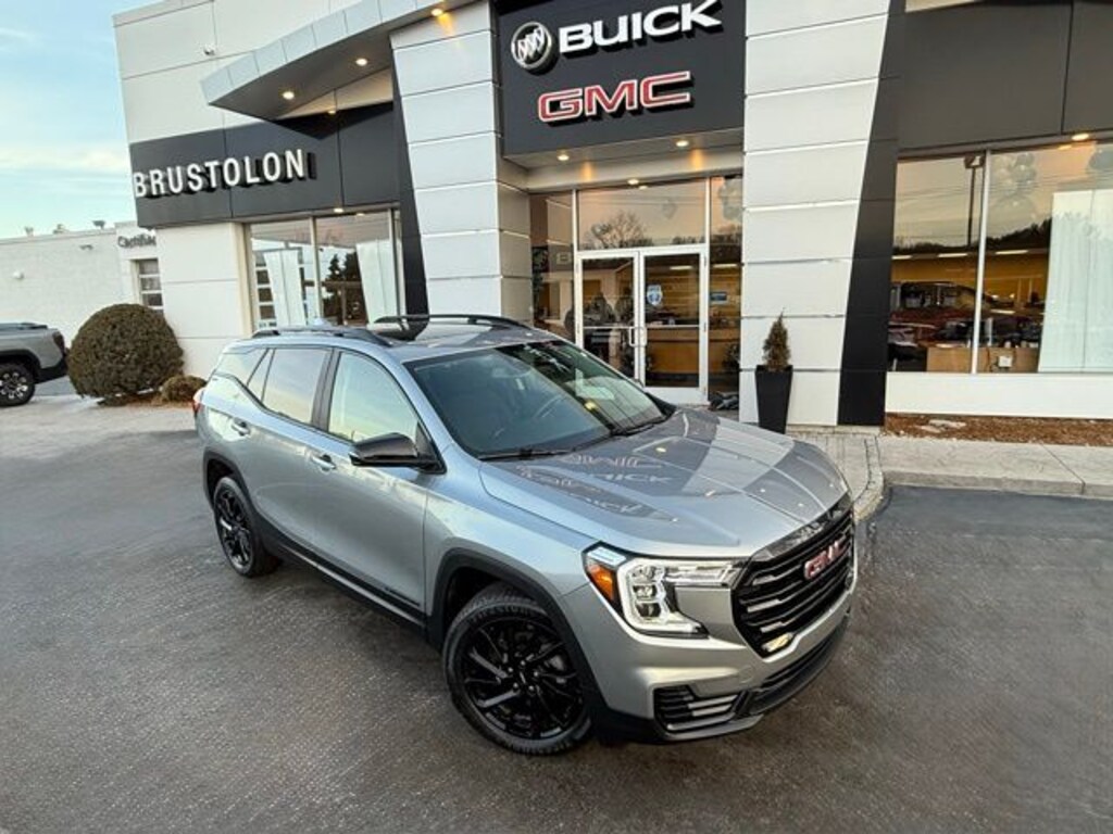 Used 2023 GMC Terrain SLE SUV