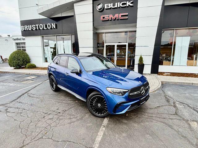 2023 Mercedes Benz GLC 300 4MATIC photo 2