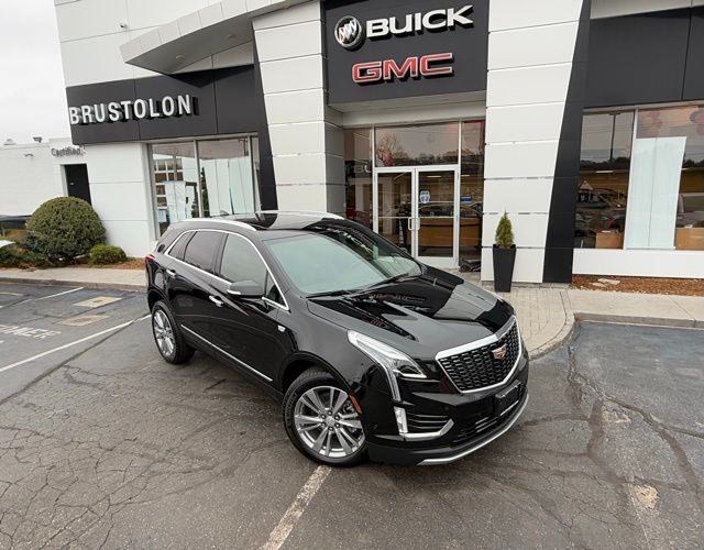 2023 Cadillac XT5 Platinum Premium Luxury photo 2