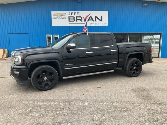 2016 GMC Sierra 4WD Crew Cab Short Box's photo