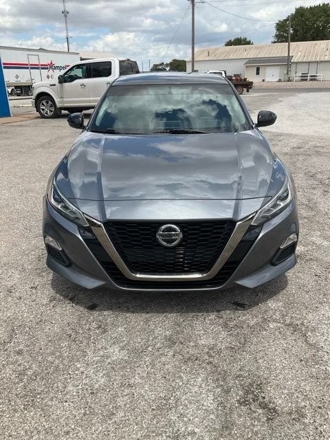 Used 2019 Nissan Altima SR with VIN 1N4BL4CV0KC195846 for sale in Kiowa, KS