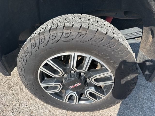 2023 GMC Sierra 2500HD AT4 - Photo 9
