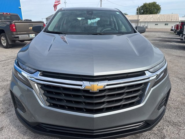 2024 Chevrolet Equinox LS photo 3