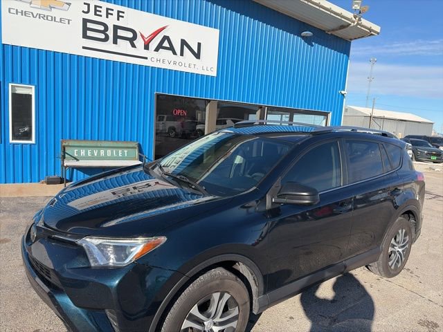 Used 2018 Toyota RAV4 LE with VIN JTMZFREV1JJ176453 for sale in Kiowa, KS