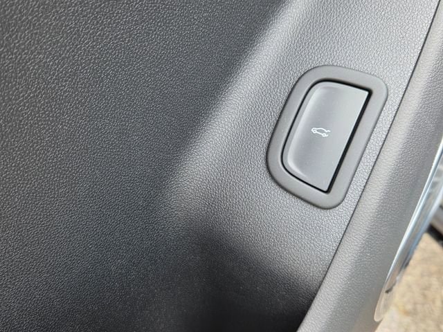 2026 Chevrolet Traverse High Country - Photo 17