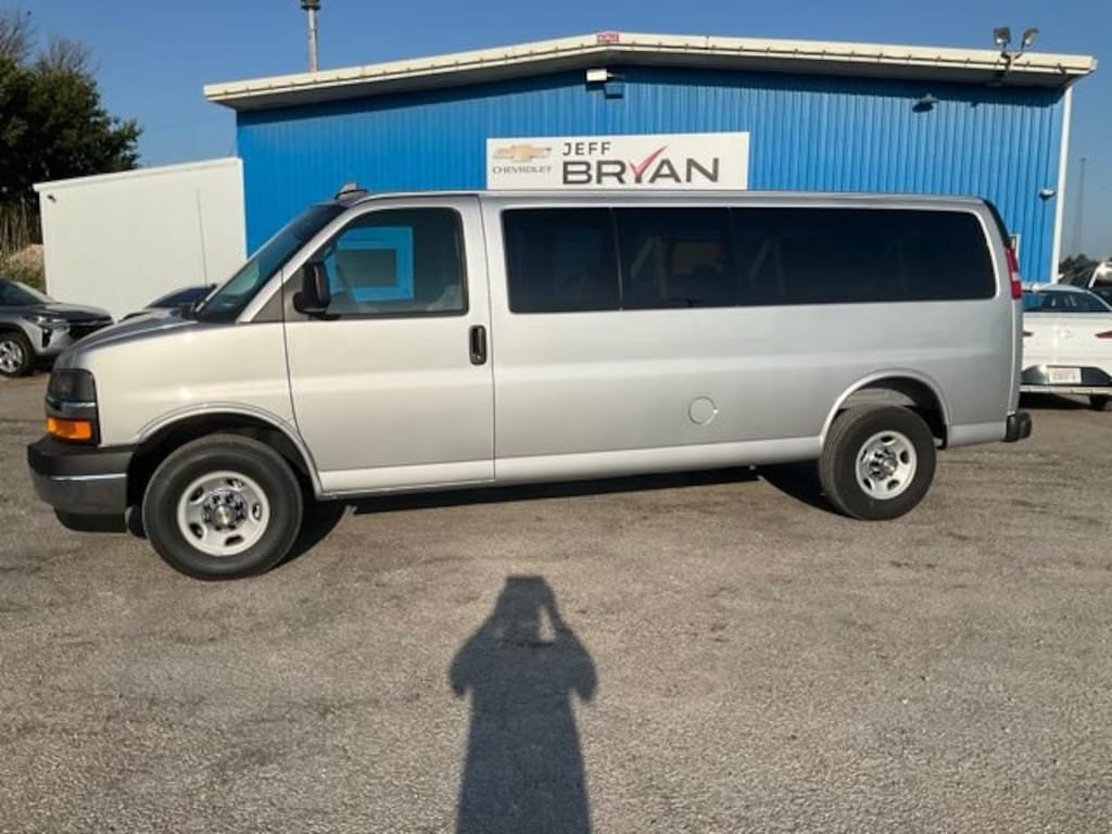 New 2026 Chevrolet Express Passenger 1LT Van