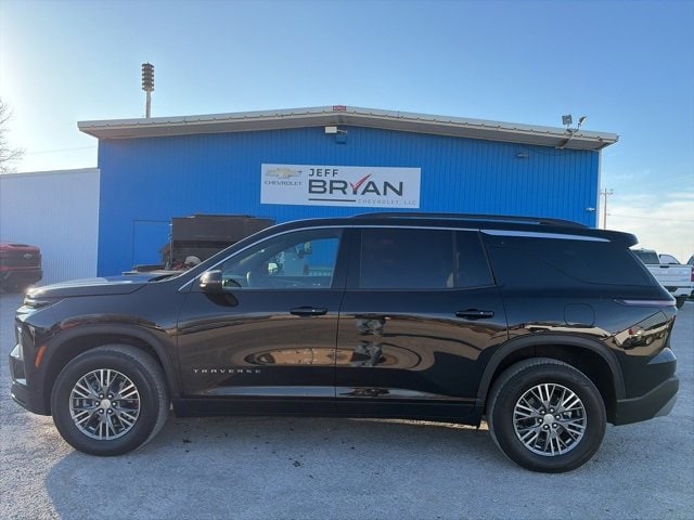 2025 Chevrolet Traverse LT's photo