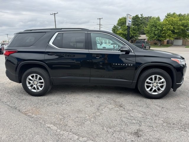 Used 2020 Chevrolet Traverse 1LT with VIN 1GNERGKW6LJ173792 for sale in Kiowa, KS