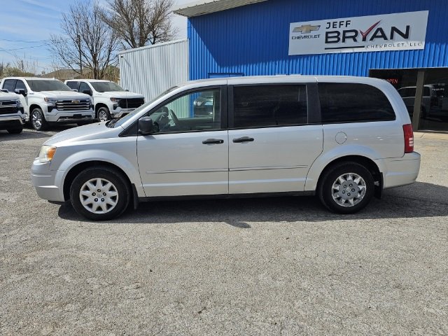 Used 2008 Chrysler Town & Country LX with VIN 2A8HR44H78R675791 for sale in Kiowa, KS