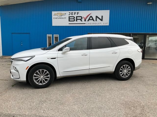 2022 Buick Enclave Essence's photo