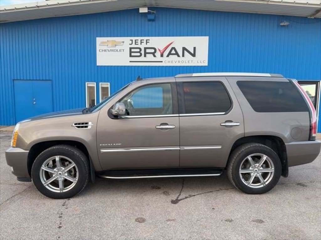Used 2012 CADILLAC Escalade Luxury SUV