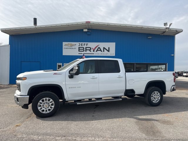 2026 Chevrolet Silverado 3500HD LT's photo