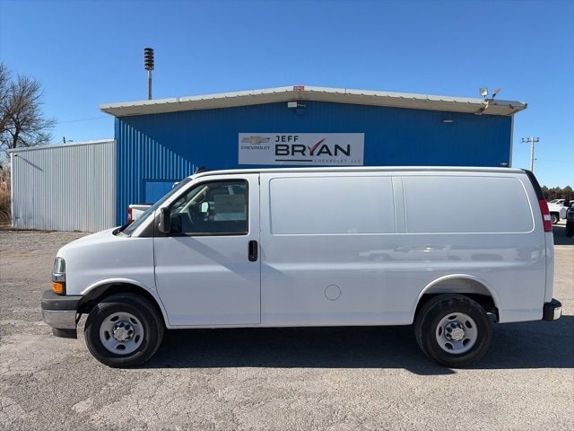 2025 Chevrolet Express Cargo Work Van's photo