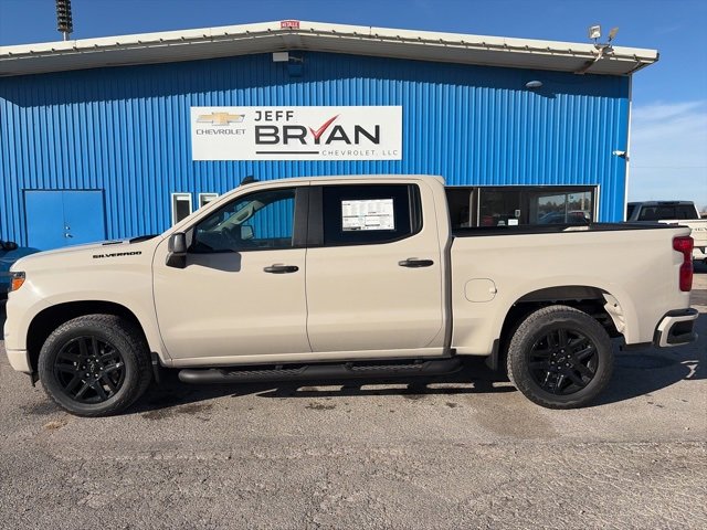 2026 Chevrolet Silverado 1500 Custom's photo