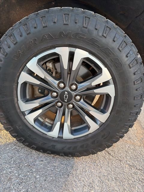 2022 Chevrolet Colorado Z71 - Photo 13