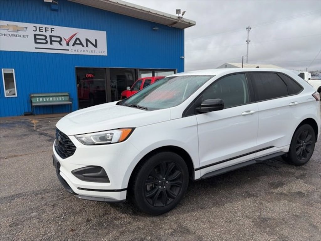 Used 2022 Ford Edge SE