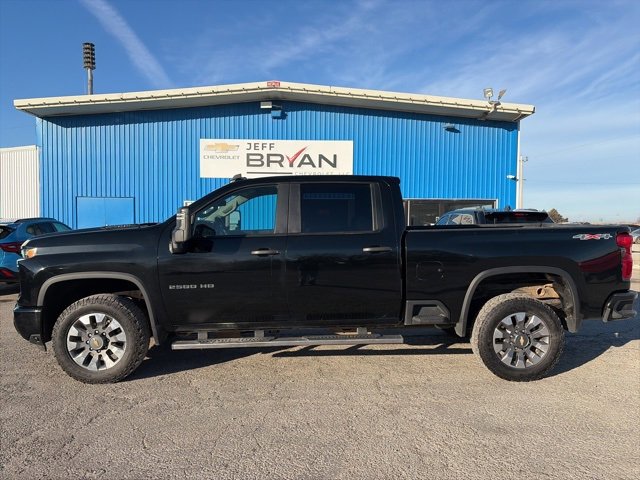2024 Chevrolet Silverado 2500HD Custom's photo