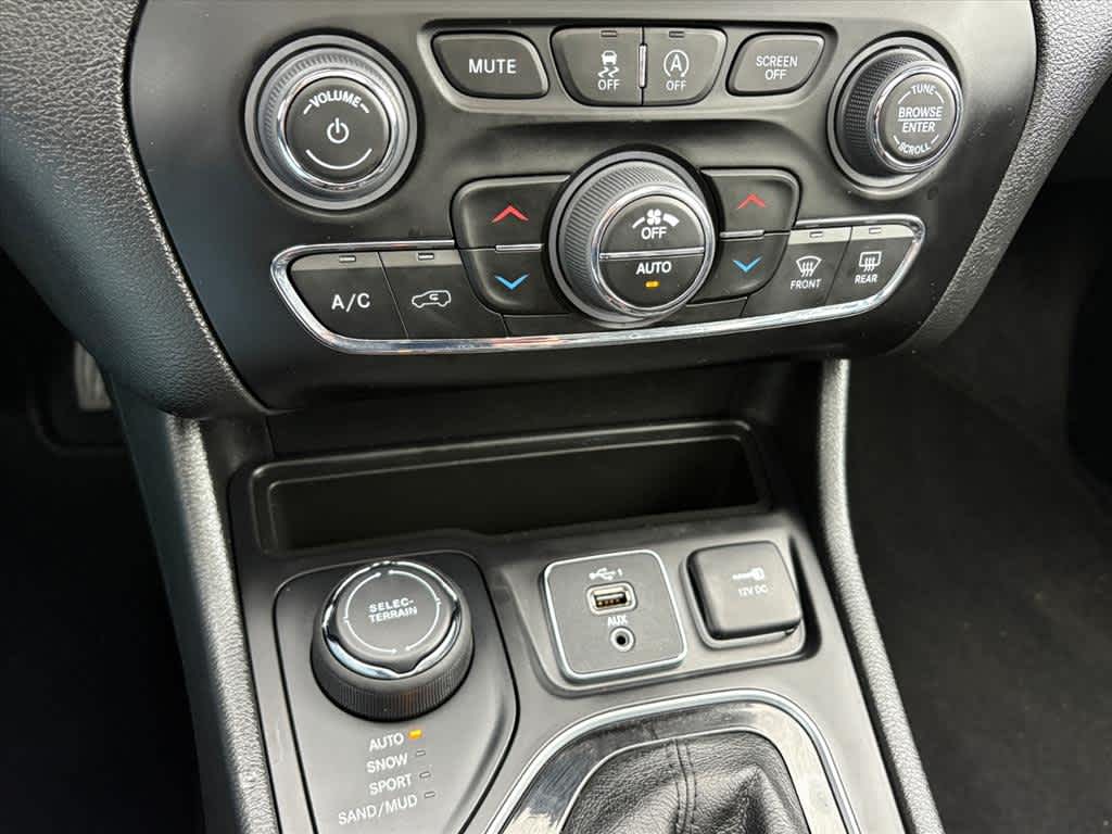 2023 Jeep Cherokee Altitude Lux - Photo 16