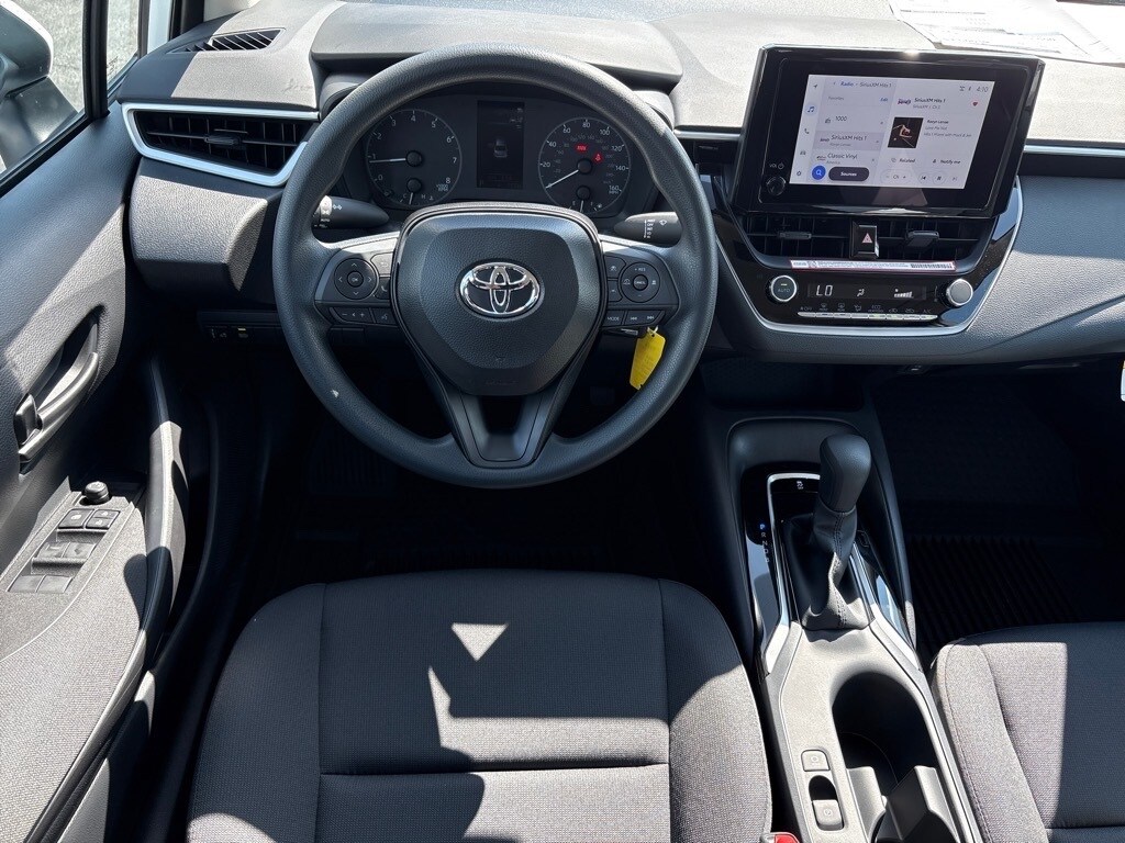 2025 Toyota Corolla LE photo 4