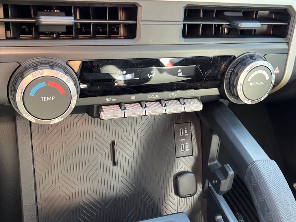 2025 Toyota Tacoma SR5 - Photo 13