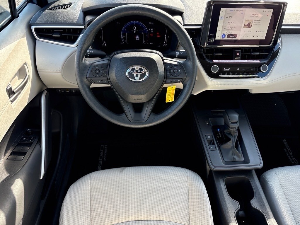 2026 Toyota Corolla Cross L photo 4